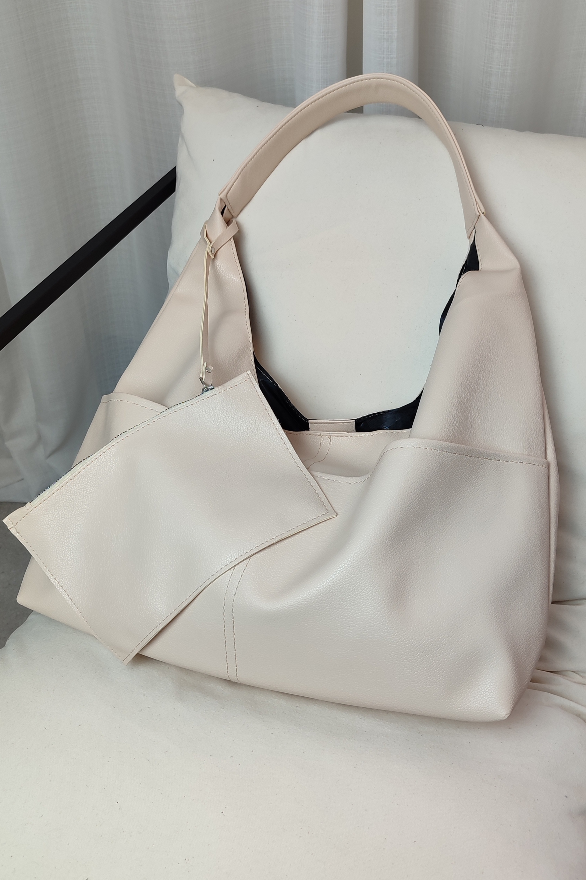 کیف زنانه چرم دوشی دو جیب آویز دار سایز بزرگ با بهترین کیفیت بازار